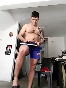 Snapshot of King_russo chatting on 11/07/25, 08:09 King russo online show from 11/07/25, 08:09