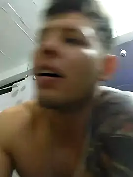 Snapshot of King_russo chatting on 12/17/25, 12:27 King russo online show from 12/17/25, 12:27