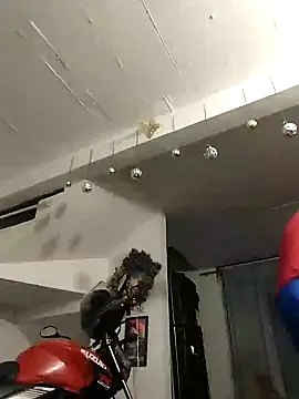 Snapshot of King_russo chatting on 12/18/25, 06:19 King russo online show from 12/18/25, 06:19