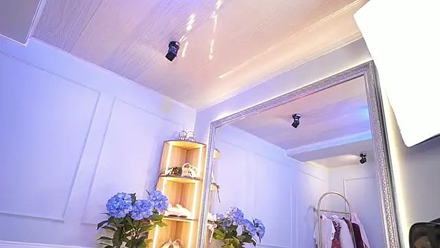 elasummer online show from 04/10/26, 12:43