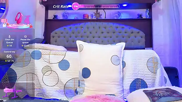 Snapshot of EMILY_ROUSSE71 chatting on 10/28/25, 08:33 EMILY ROUSSE71 online show from 10/28/25, 08:33