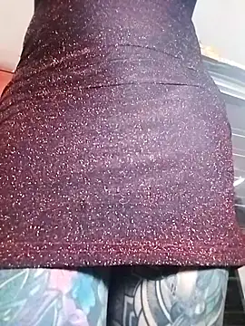 Snapshot of EMILY_ROUSSE71 chatting on 10/29/25, 09:16 EMILY ROUSSE71 online show from 10/29/25, 09:16