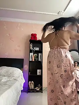 Snapshot of Sharongirl07 chatting on 02/19/25, 06:32 Sharongirl07 online show from 02/19/25, 06:32