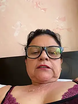 Snapshot of Sharongirl07 chatting on 03/07/25, 06:00 Sharongirl07 online show from 03/07/25, 06:00