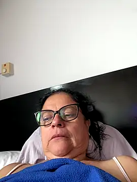 Snapshot of Sharongirl07 chatting on 09/22/25, 12:18 Sharongirl07 online show from 09/22/25, 12:18