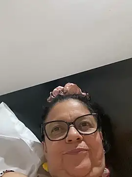 Snapshot of Sharongirl07 chatting on 09/27/25, 02:49 Sharongirl07 online show from 09/27/25, 02:49