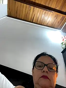 Snapshot of Sharongirl07 chatting on 10/17/25, 12:36 Sharongirl07 online show from 10/17/25, 12:36