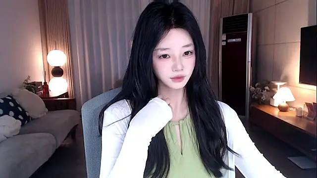 sweateanv  online show from 04/02/26, 09:40