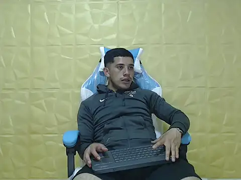 Snapshot of Deportist chatting on 09/17/25, 10:22 Deportist online show from 09/17/25, 10:22