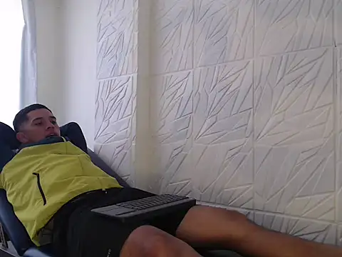 Snapshot of Deportist chatting on 09/20/25, 09:05 Deportist online show from 09/20/25, 09:05