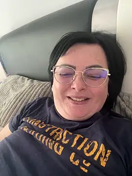 Amandamuller1982 online show from 12/18/24, 09:04