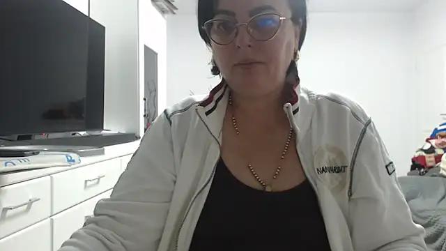 Snapshot of Amandamuller1982 chatting on 11/06/25, 08:54 Amandamuller1982 online show from 11/06/25, 08:54