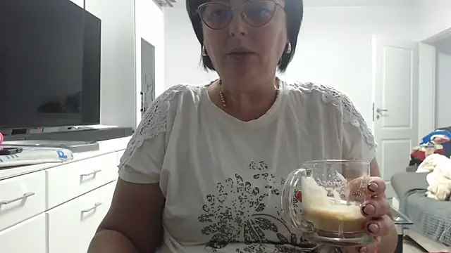 Snapshot of Amandamuller1982 chatting on 11/13/25, 05:23 Amandamuller1982 online show from 11/13/25, 05:23