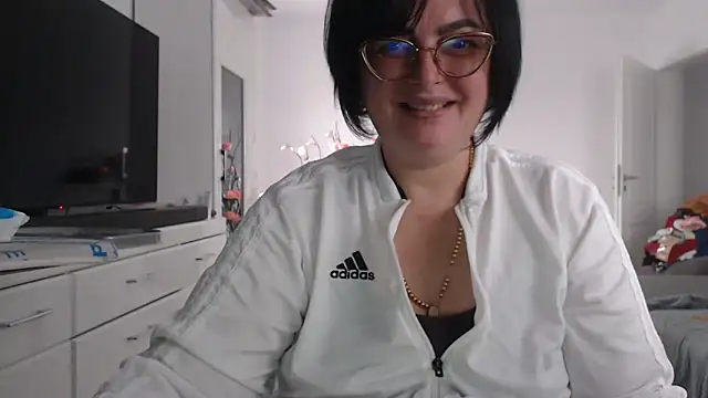 Snapshot of Amandamuller1982 chatting on 11/19/25, 12:27 Amandamuller1982 online show from 11/19/25, 12:27