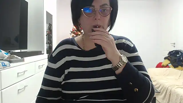 Amandamuller1982 online show from 12/16/25, 07:41