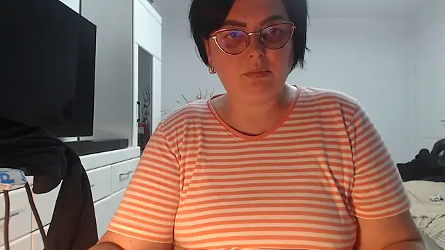 Amandamuller1982 online show from 04/01/26, 07:22