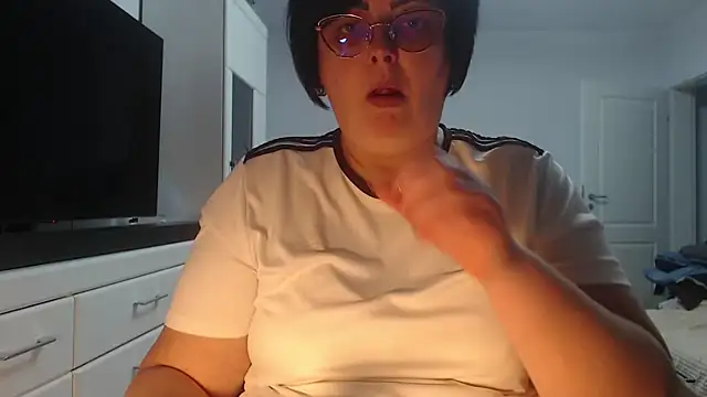 Amandamuller1982 online show from 04/21/26, 04:23