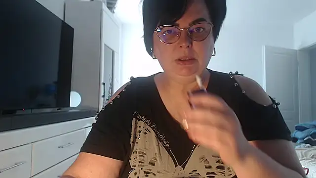 Amandamuller1982 online show from 04/22/26, 05:43