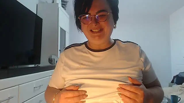 Amandamuller1982 online show from 04/23/26, 01:02