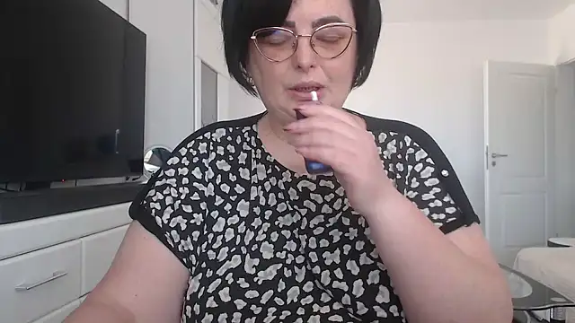 Amandamuller1982 online show from 04/27/26, 12:14