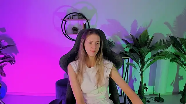 Snapshot of Sharon_Evansi chatting on 12/08/24, 08:41 Sharon Evansi online show from 12/08/24, 08:41