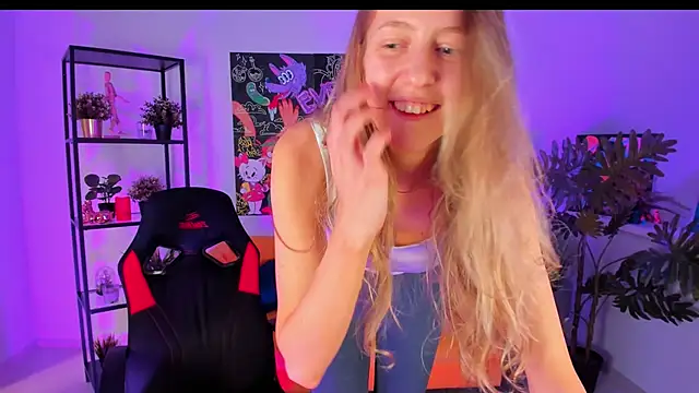 Snapshot of Sharon_Evansi chatting on 12/22/24, 12:38 Sharon Evansi online show from 12/22/24, 12:38