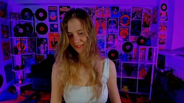 Snapshot of Sharon_Evansi chatting on 12/30/24, 02:51 Sharon Evansi online show from 12/30/24, 02:51