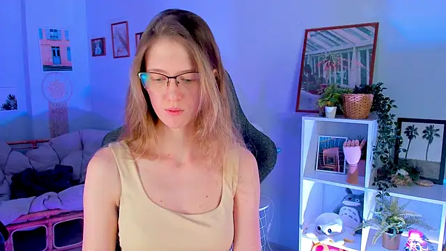 Snapshot of Sharon_Evansi chatting on 03/06/25, 12:09 Sharon Evansi online show from 03/06/25, 12:09