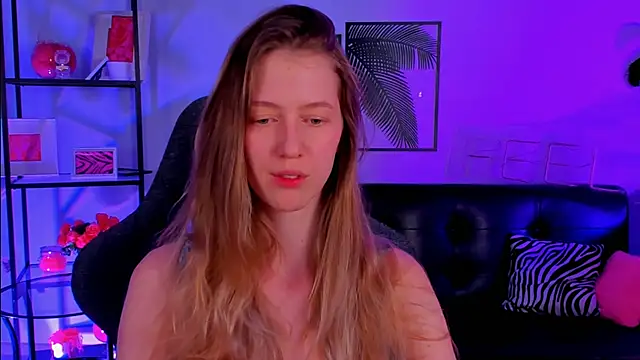 Snapshot of Sharon_Evansi chatting on 03/13/25, 12:02 Sharon Evansi online show from 03/13/25, 12:02