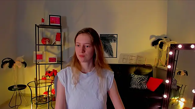 Snapshot of Sharon_Evansi chatting on 03/14/25, 11:23 Sharon Evansi online show from 03/14/25, 11:23