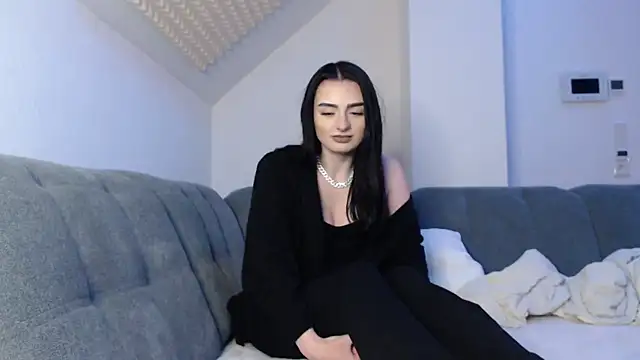 AdelinaAlia online show from 12/07/24, 09:11