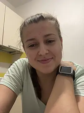 Snapshot of ViolaBloom22 chatting on 01/27/25, 08:49 ViolaBloom22 online show from 01/27/25, 08:49