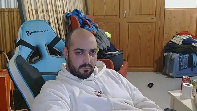 chicomallorca96 online show from 02/02/26, 07:01