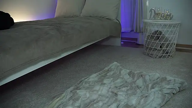 Snapshot of ZoeeZolton chatting on 02/11/25, 09:03 ZoeeZolton online show from 02/11/25, 09:03