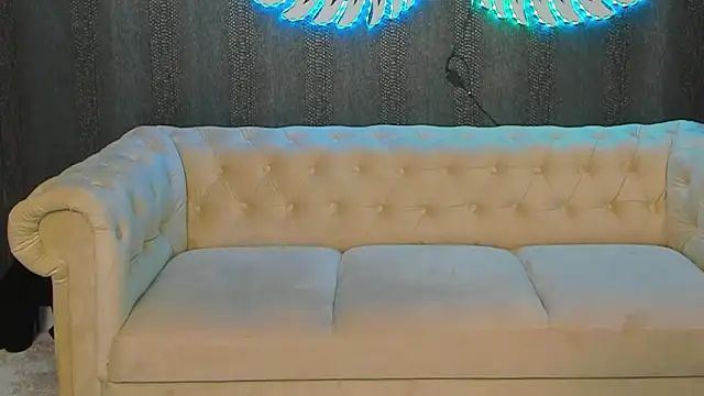 Snapshot of anemarieejolie chatting on 01/09/25, 08:44 anemarieejolie online show from 01/09/25, 08:44