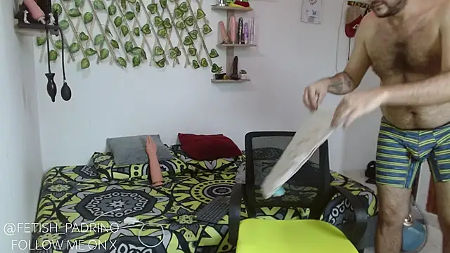 Snapshot of fetish_padrino chatting on 01/30/25, 08:53 fetish padrino online show from 01/30/25, 08:53