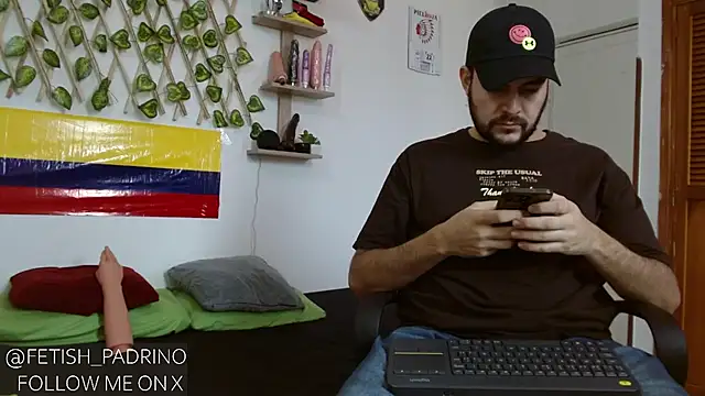 Snapshot of fetish_padrino chatting on 02/22/25, 07:47 fetish padrino online show from 02/22/25, 07:47