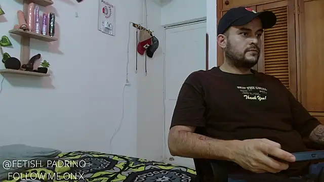 Snapshot of fetish_padrino chatting on 03/06/25, 09:09 fetish padrino online show from 03/06/25, 09:09