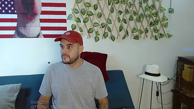 Snapshot of fetish_padrino chatting on 09/11/25, 01:22 fetish padrino online show from 09/11/25, 01:22