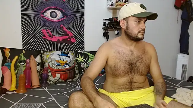 Snapshot of fetish_padrino chatting on 09/22/25, 11:07 fetish padrino online show from 09/22/25, 11:07