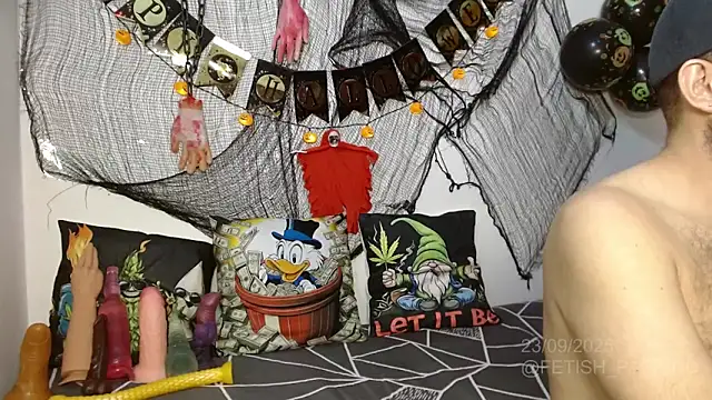 Snapshot of fetish_padrino chatting on 09/24/25, 05:22 fetish padrino online show from 09/24/25, 05:22