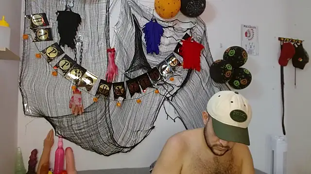 Snapshot of fetish_padrino chatting on 10/02/25, 08:27 fetish padrino online show from 10/02/25, 08:27