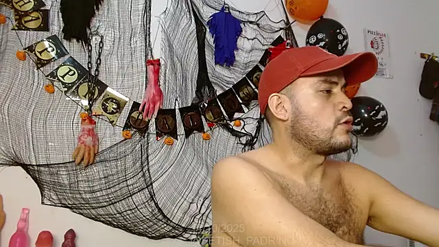 Snapshot of fetish_padrino chatting on 10/14/25, 11:27 fetish padrino online show from 10/14/25, 11:27