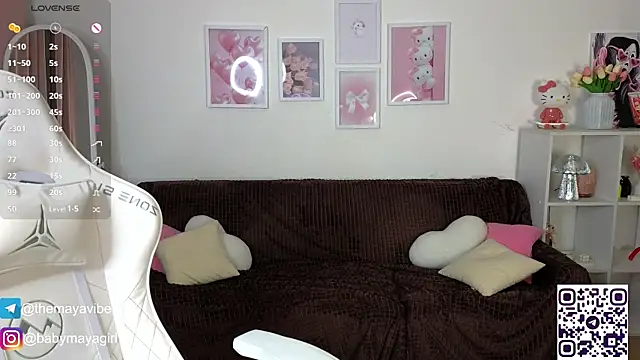 Snapshot of Maya_Rave chatting on 10/25/25, 03:36 Maya Rave online show from 10/25/25, 03:36