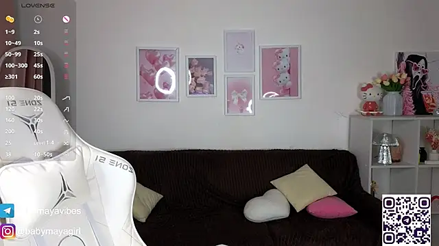 Snapshot of Maya_Rave chatting on 11/01/25, 03:52 Maya Rave online show from 11/01/25, 03:52