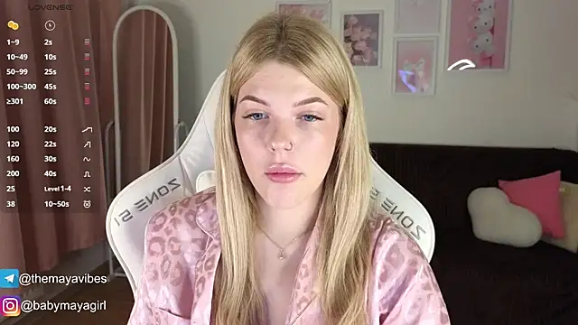 Snapshot of Maya_Rave chatting on 11/11/25, 03:39 Maya Rave online show from 11/11/25, 03:39