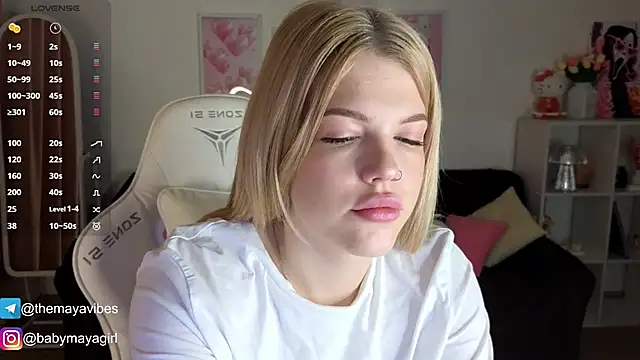 Snapshot of Maya_Rave chatting on 11/13/25, 03:49 Maya Rave online show from 11/13/25, 03:49