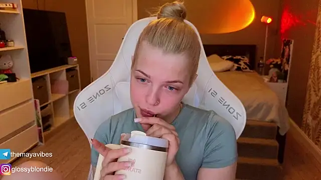 Maya Rave online show from 04/24/26, 03:20