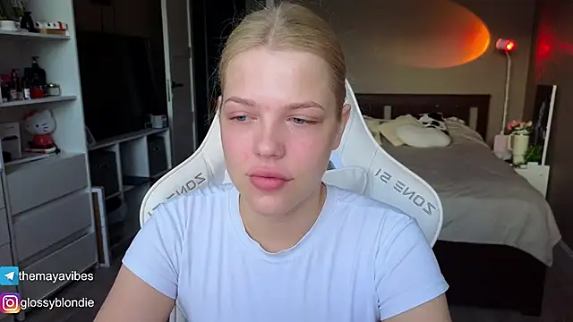 Maya Rave online show from 05/03/26, 03:23