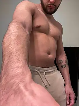 LATINMOBB online show from 12/31/24, 07:31